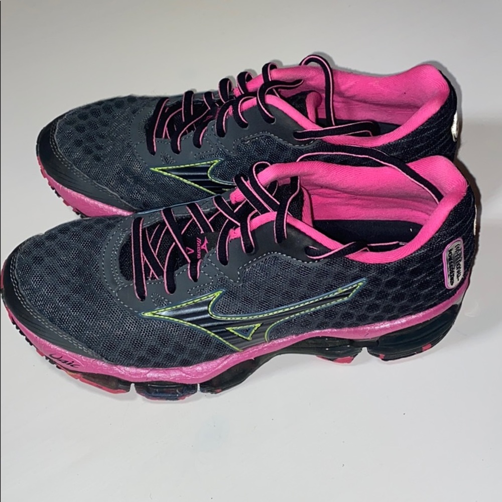Mizuno wave Prophecy gym shoes.